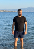 İzmir Bornova yanlız yaşıyorum memurum yaş 30 bakımlı yakışıklı biriyim tanıyabilecegim bir bayan arıyorum - 1